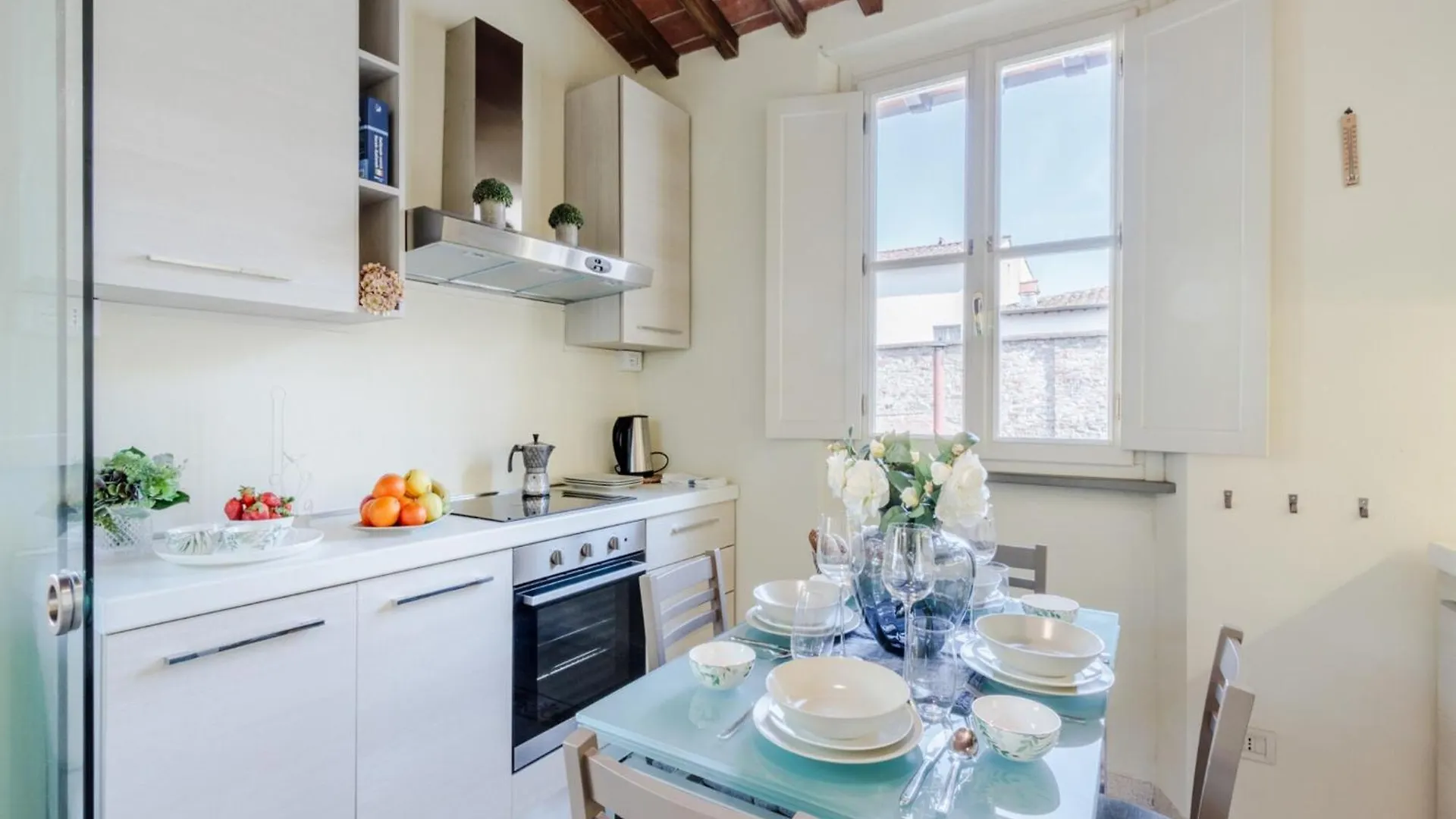 Serene Historic Apartment In Central Lucca
